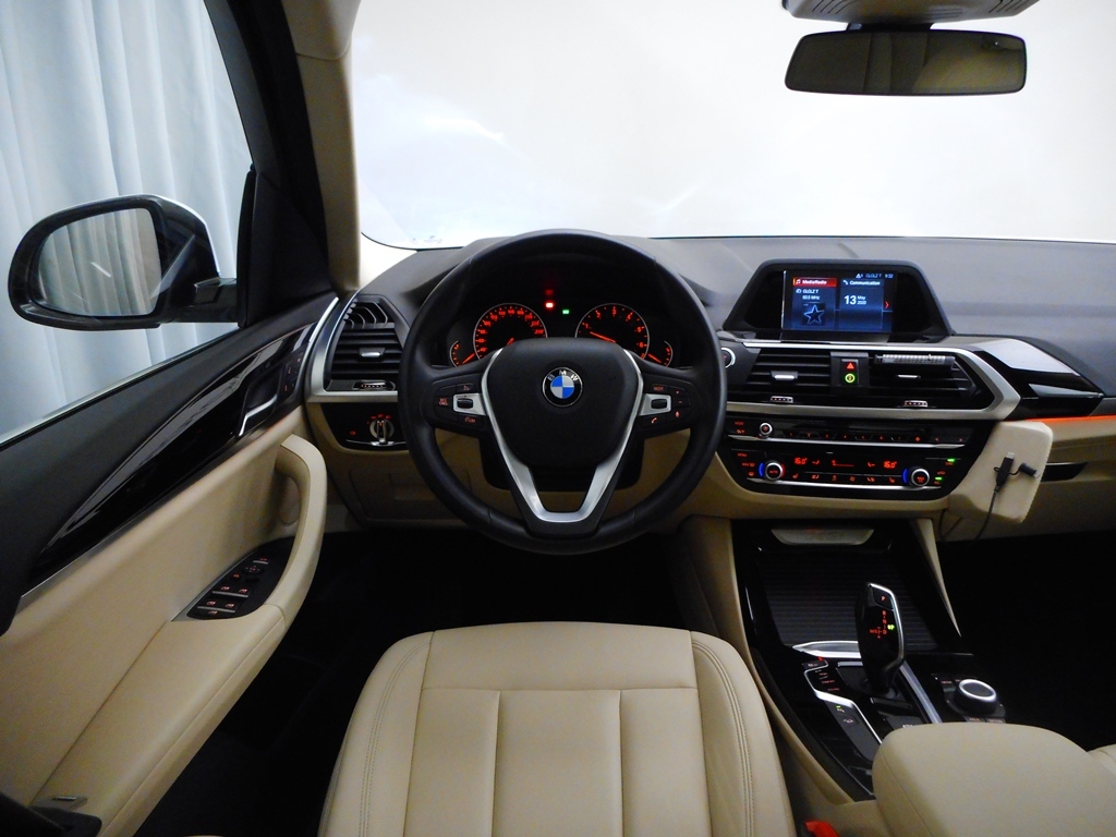 BMW X3 20i