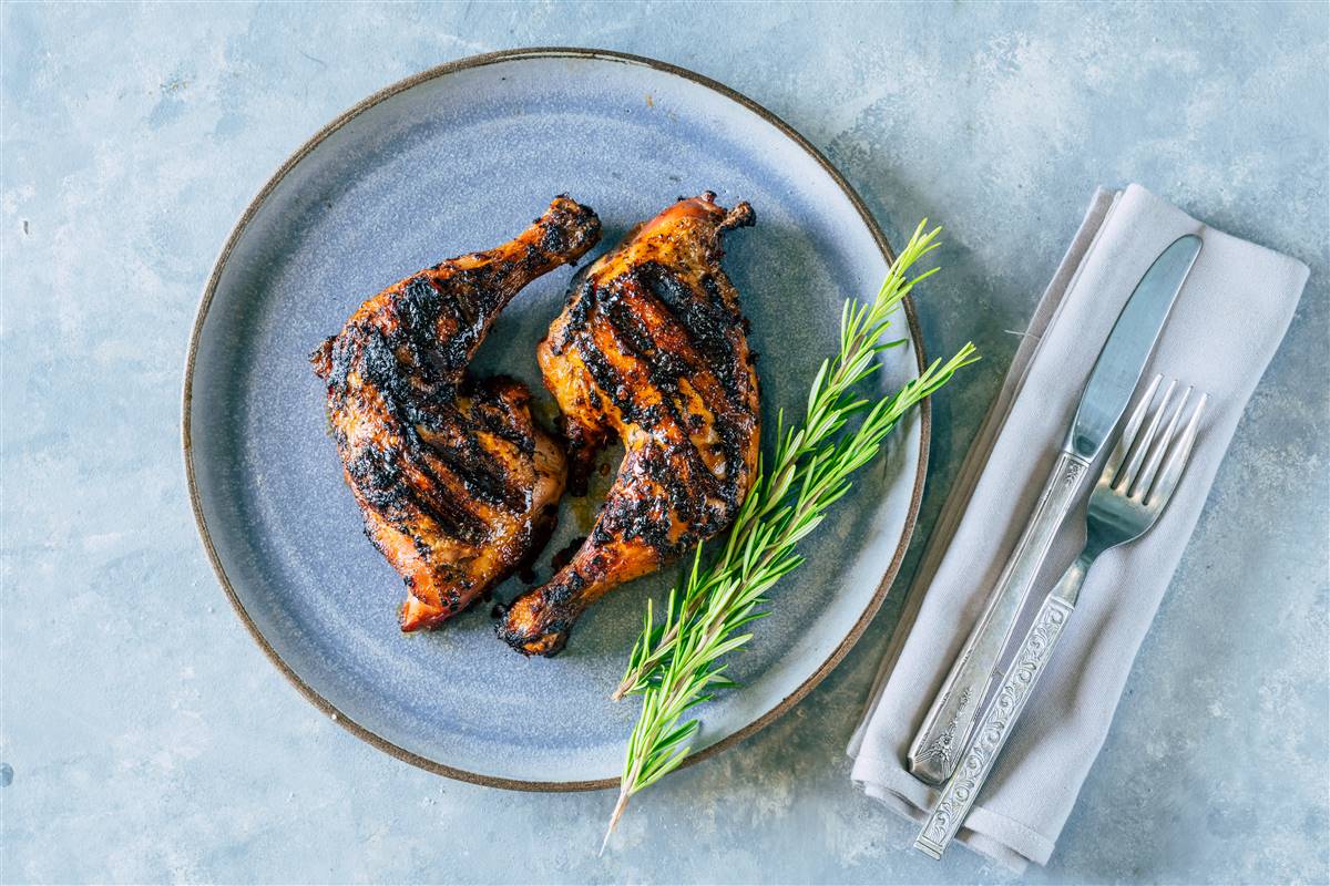 רבעי עוף צלוי על האש