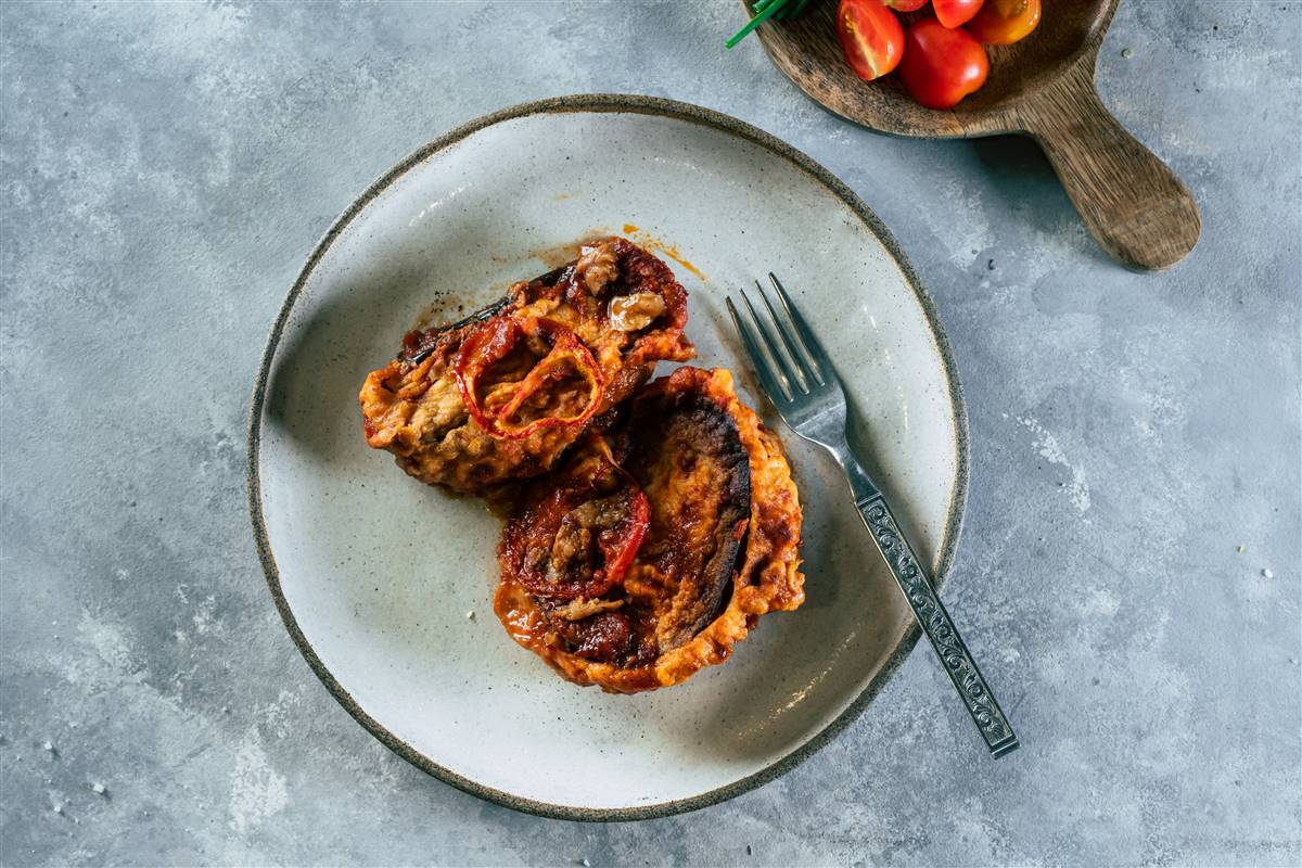 מוסקה חציל ברוטב עגבניות