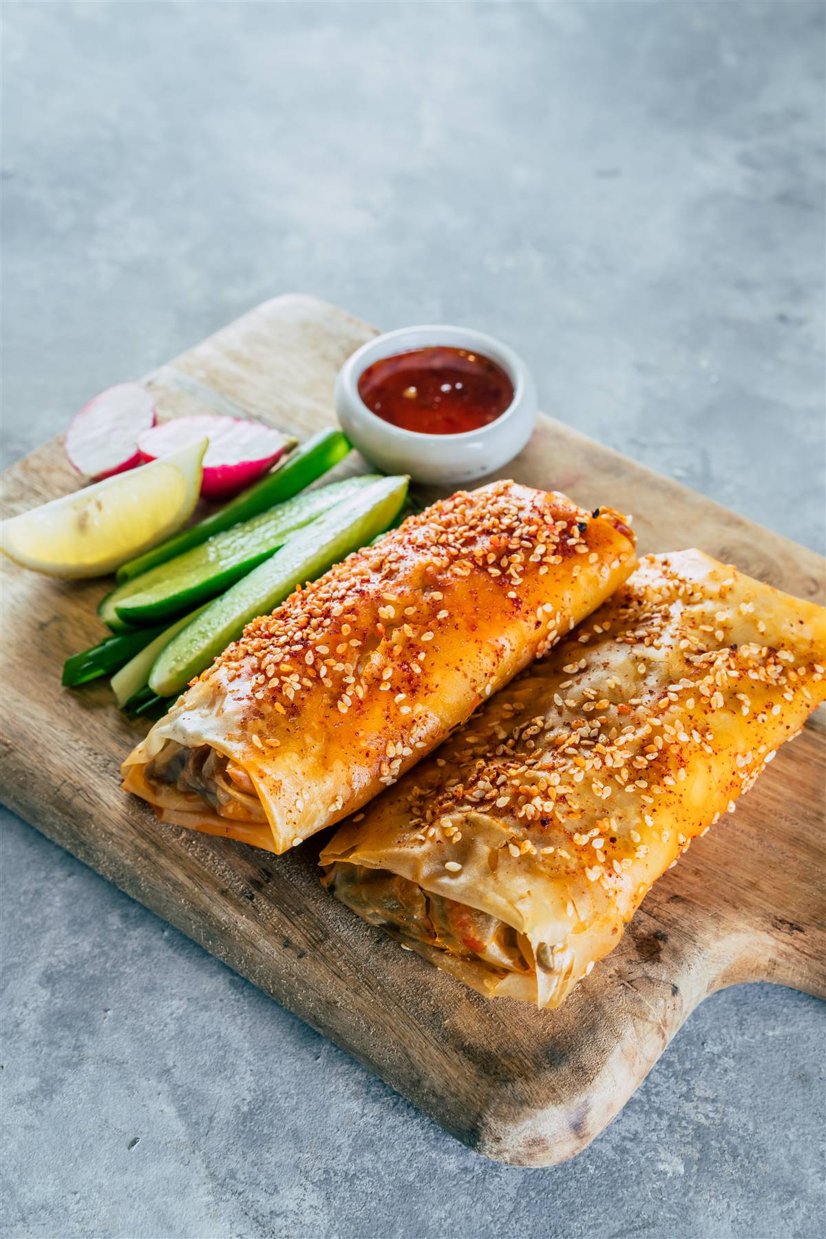 מאפה פילו פריך במילוי ירקות מוקפצים