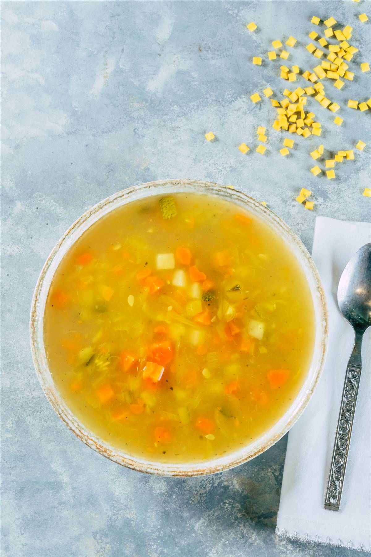 מרק ירקות עשיר בתיבול טבעי