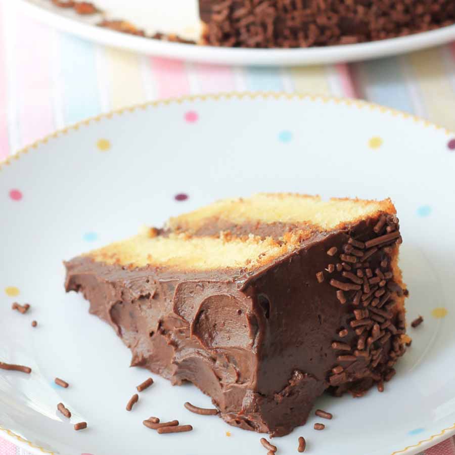 עוגת ווניל בציפוי שוקולד