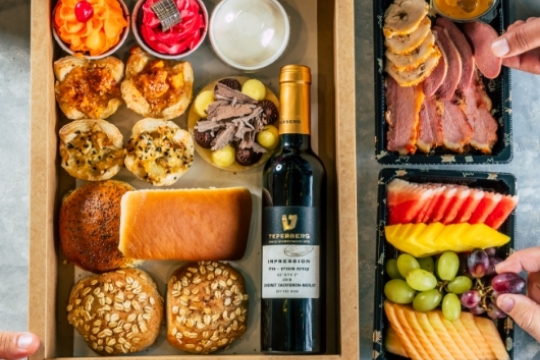 Gift Trays, Packages & Gifts