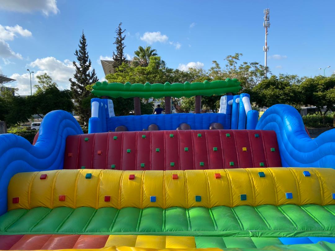 קרקס גיבורי על-7