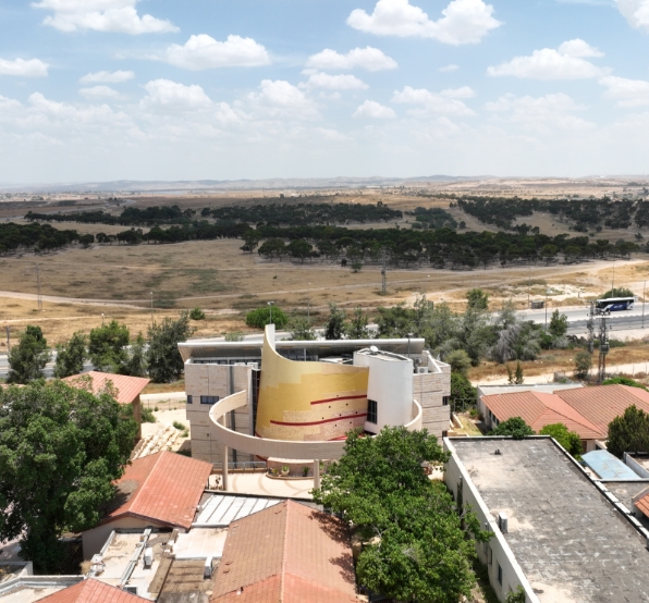 מרכז אומניות ורדיו