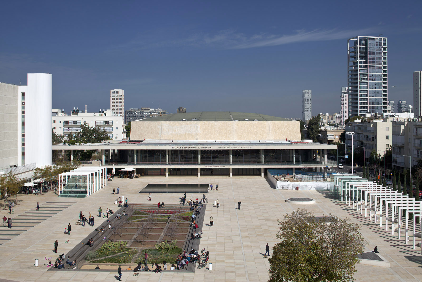 היכל התרבות ע"ש צ'ארלס ברונפמן-481