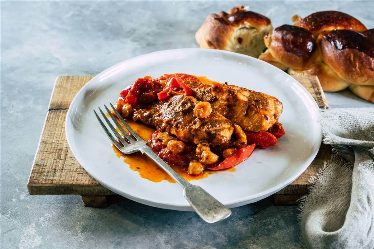 עסקית פילה סלמון חריימה + לחם הבית + סלט