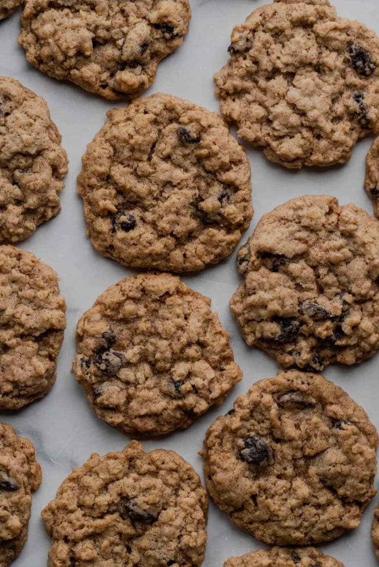 Oatmeal raisin cookies