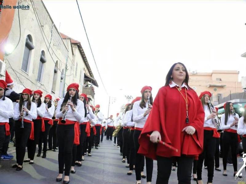 Парад в честь открытия фестиваля