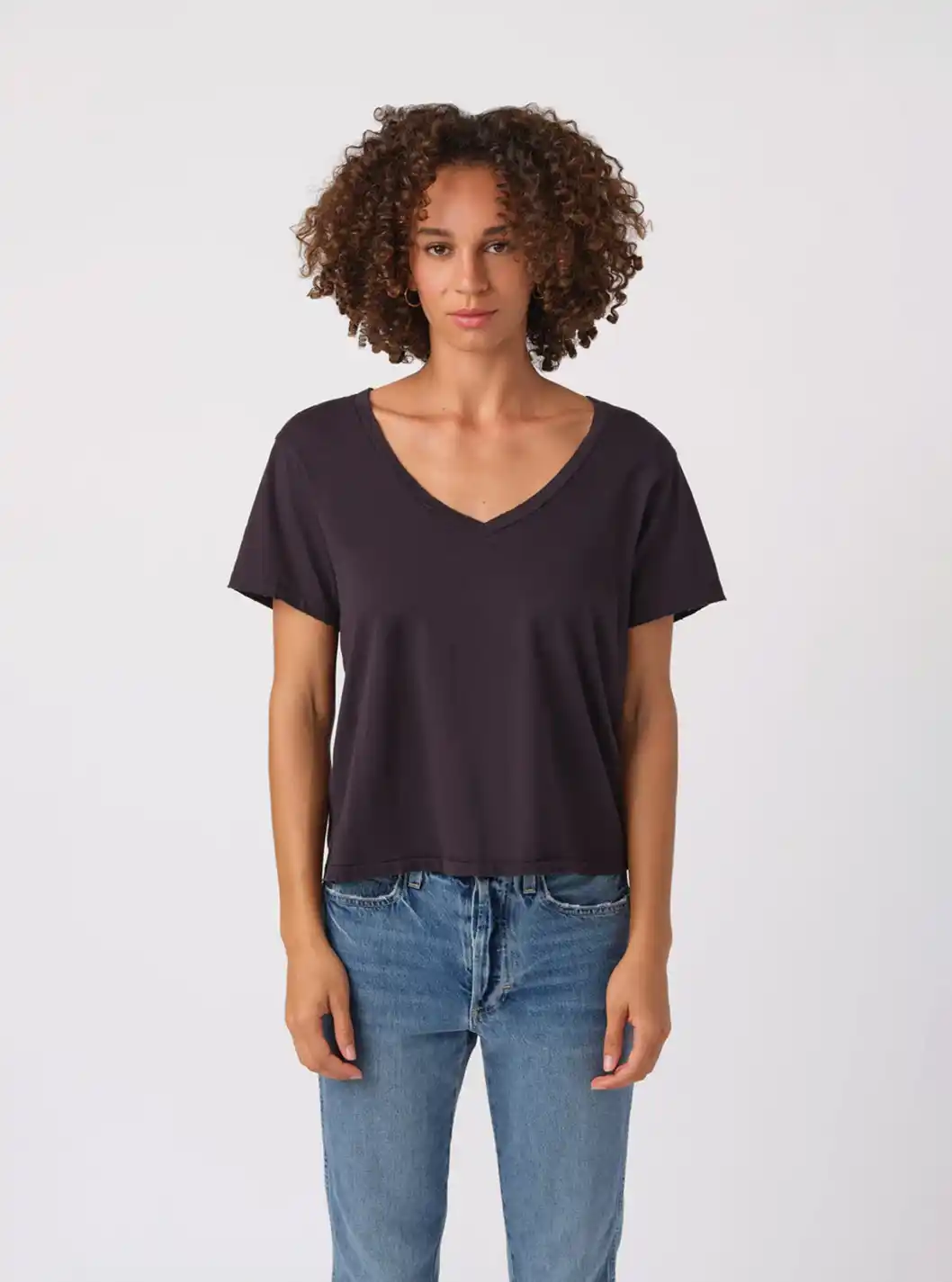 A11546 - V NECK TEE