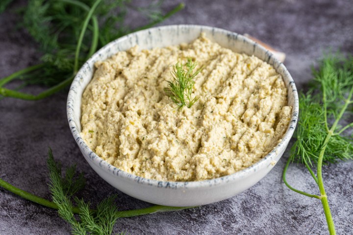 ממרח זיתים עם איולי שמיר