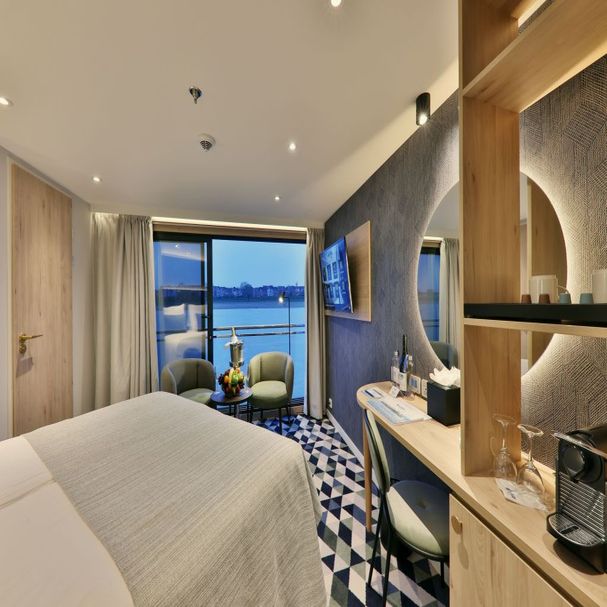 Suite B