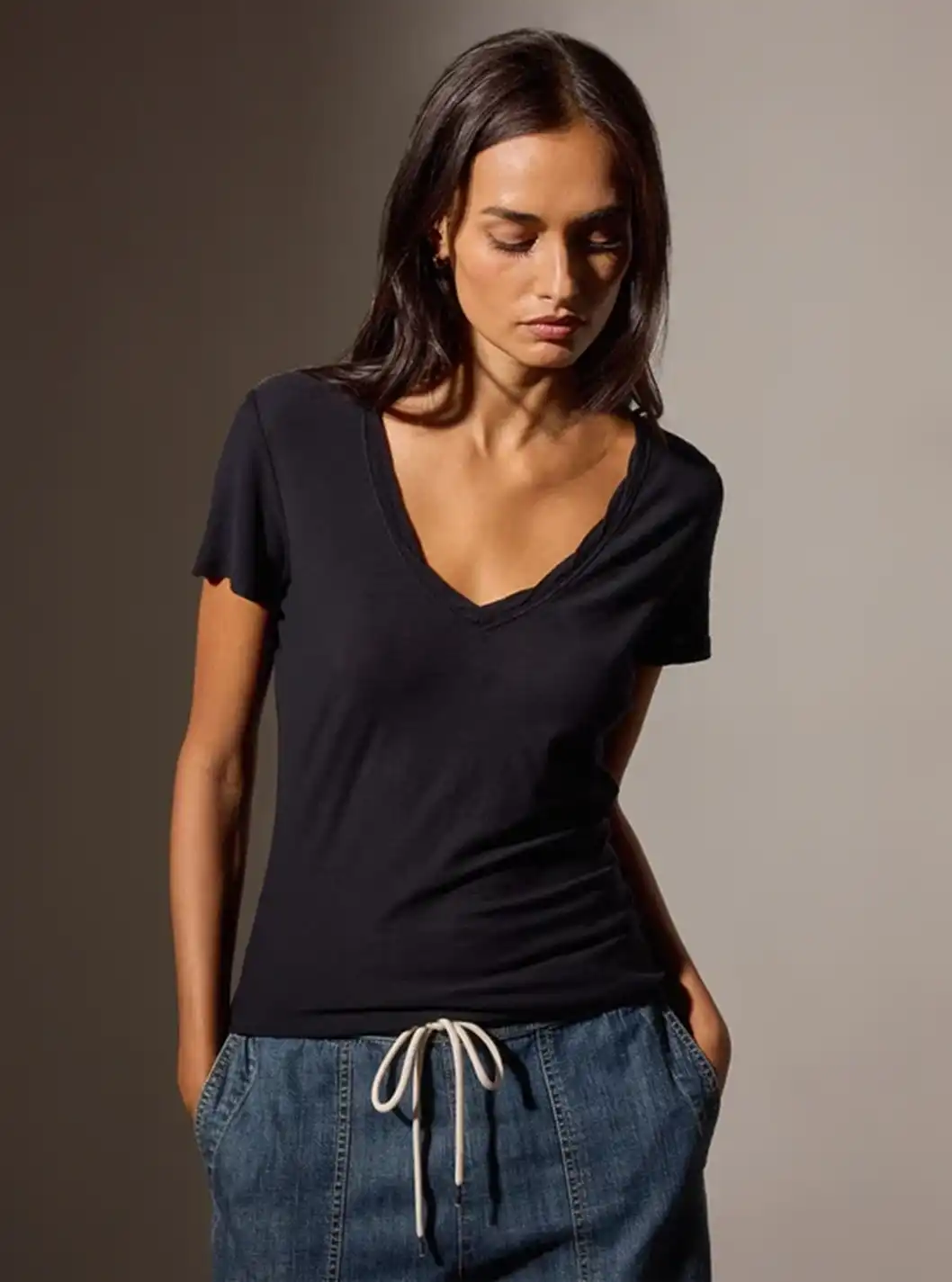 CASUAL TEE W/ REVERSE BINDING