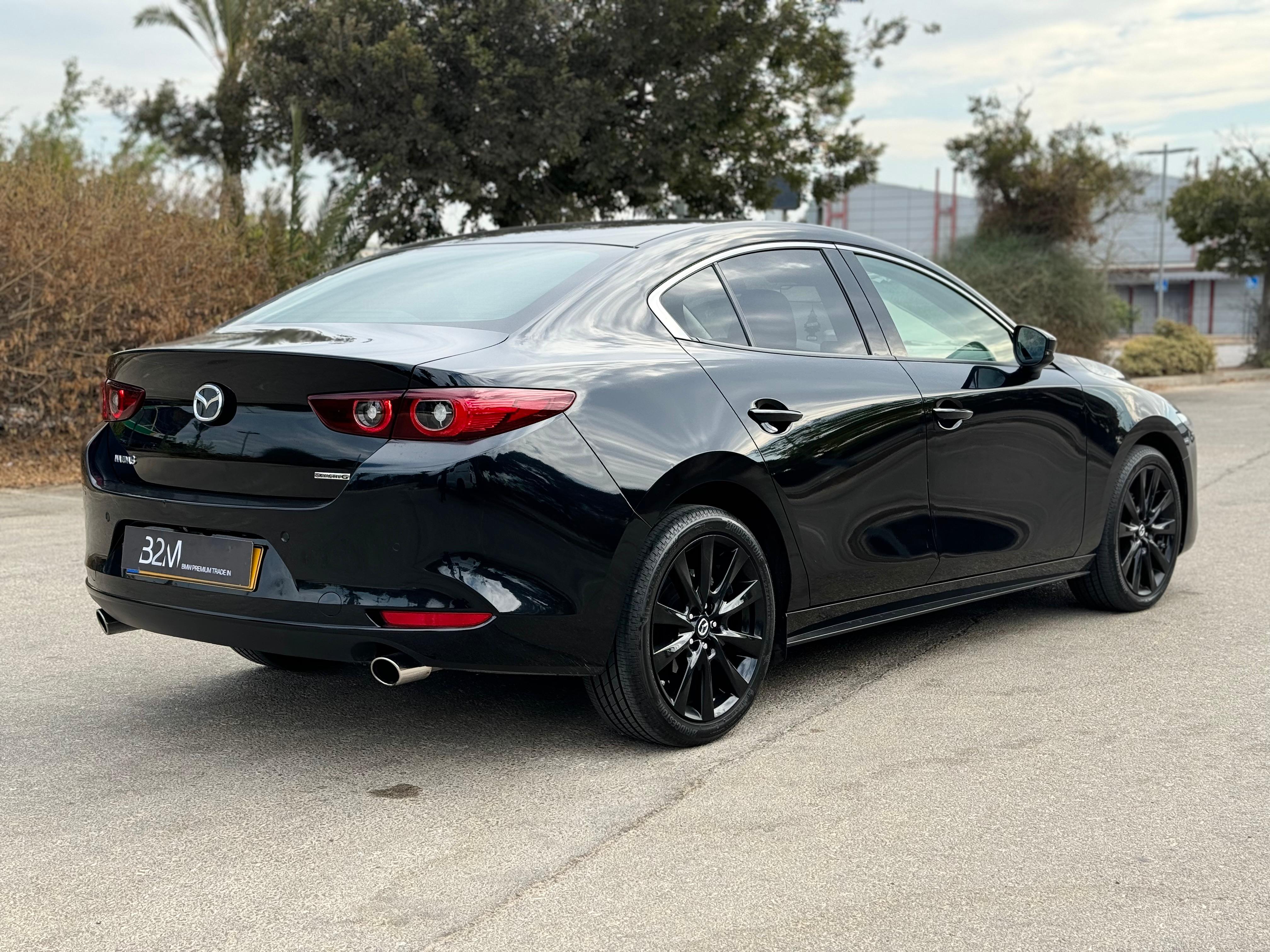 MAZDA 3 SPIRIT BLACK