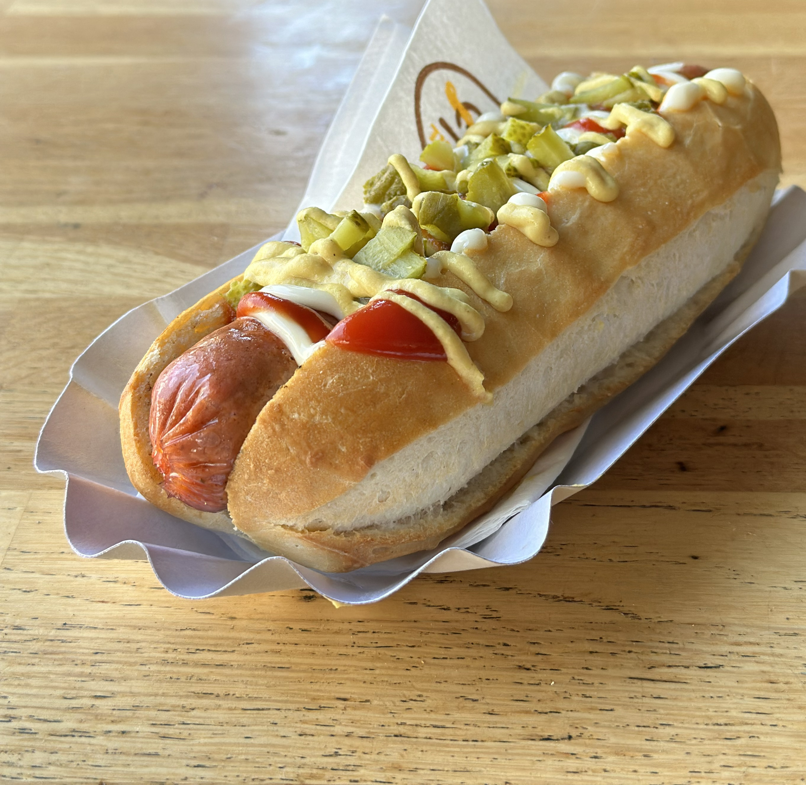 ויגן צ׳יזי בראט Vegan Cheezy Brat