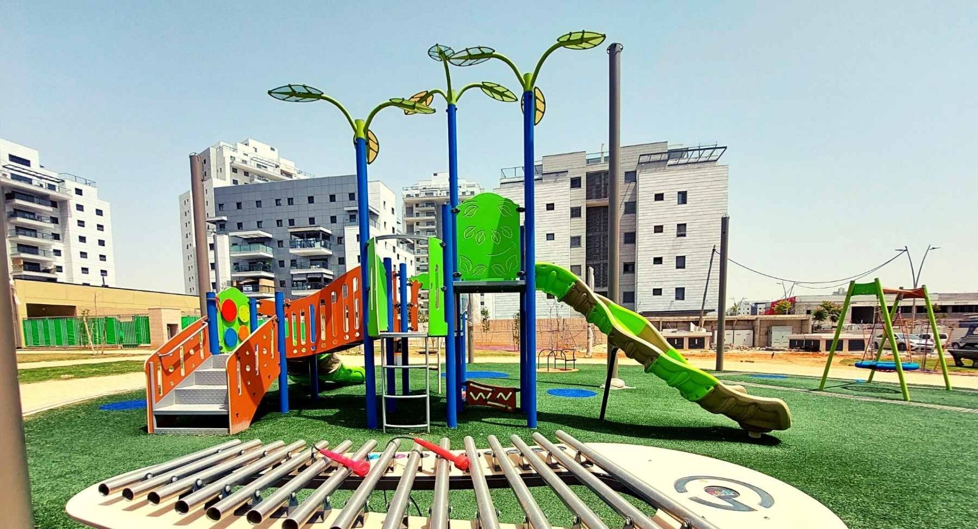 גני שעשועים שווים ביבנה