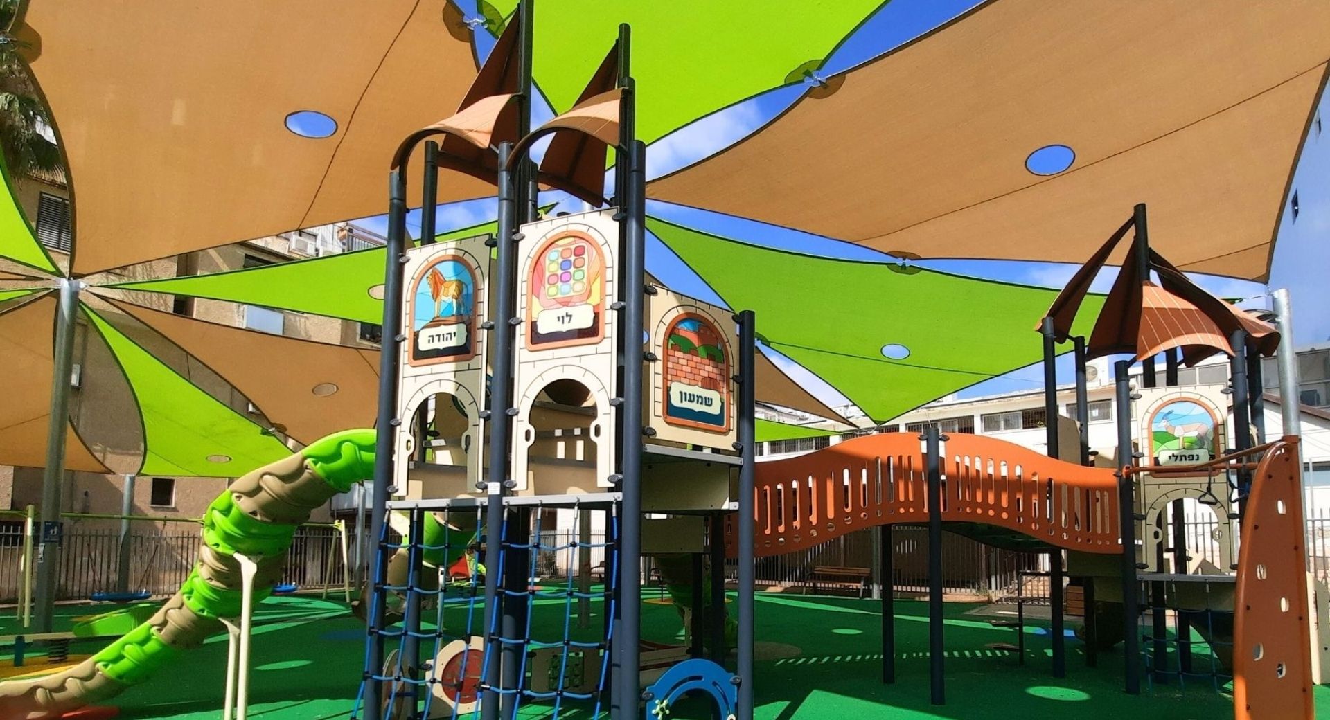 גן משחקים וויטרא'ז - בני ברק