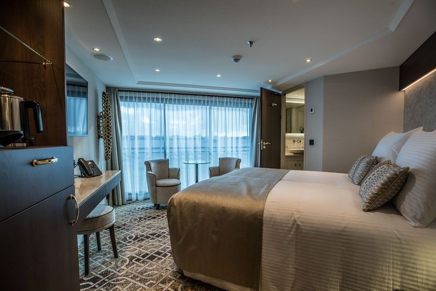 Junior Suite B
