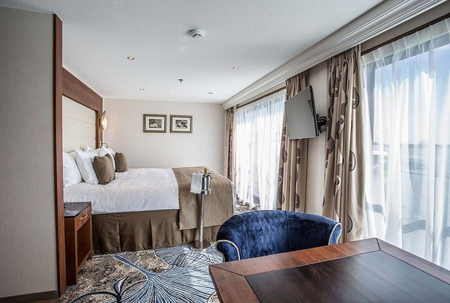 Junior Suite B