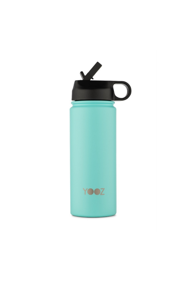 Sporty stainless steel drinking bottle with 2 cups