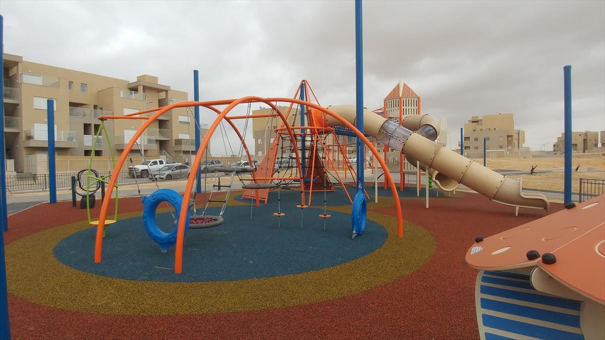 קיסריה B