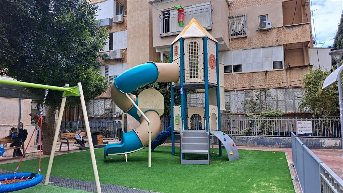 לוטם B