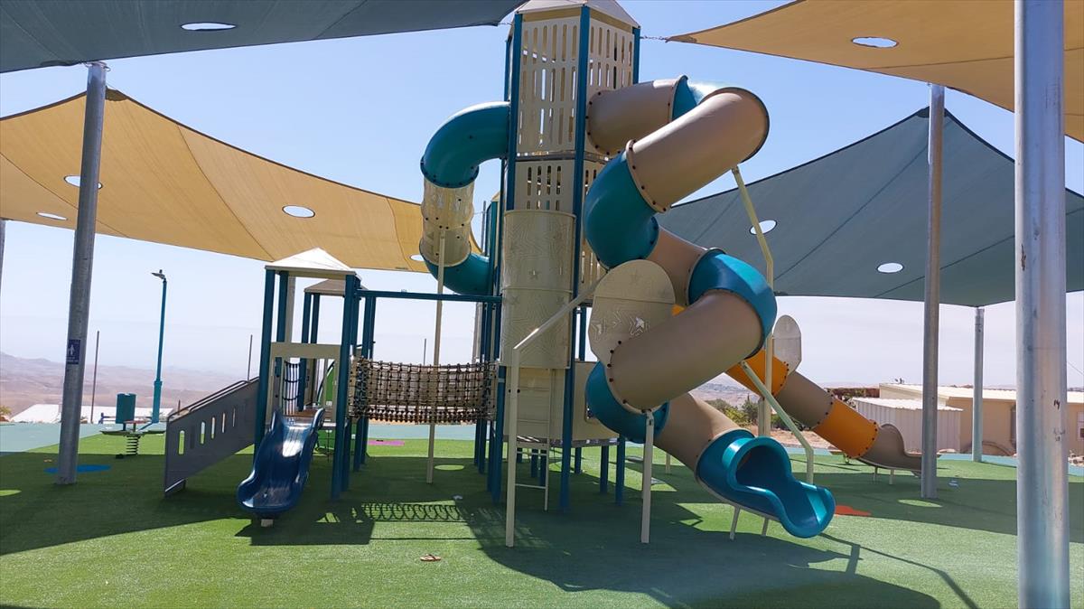חלוצית C