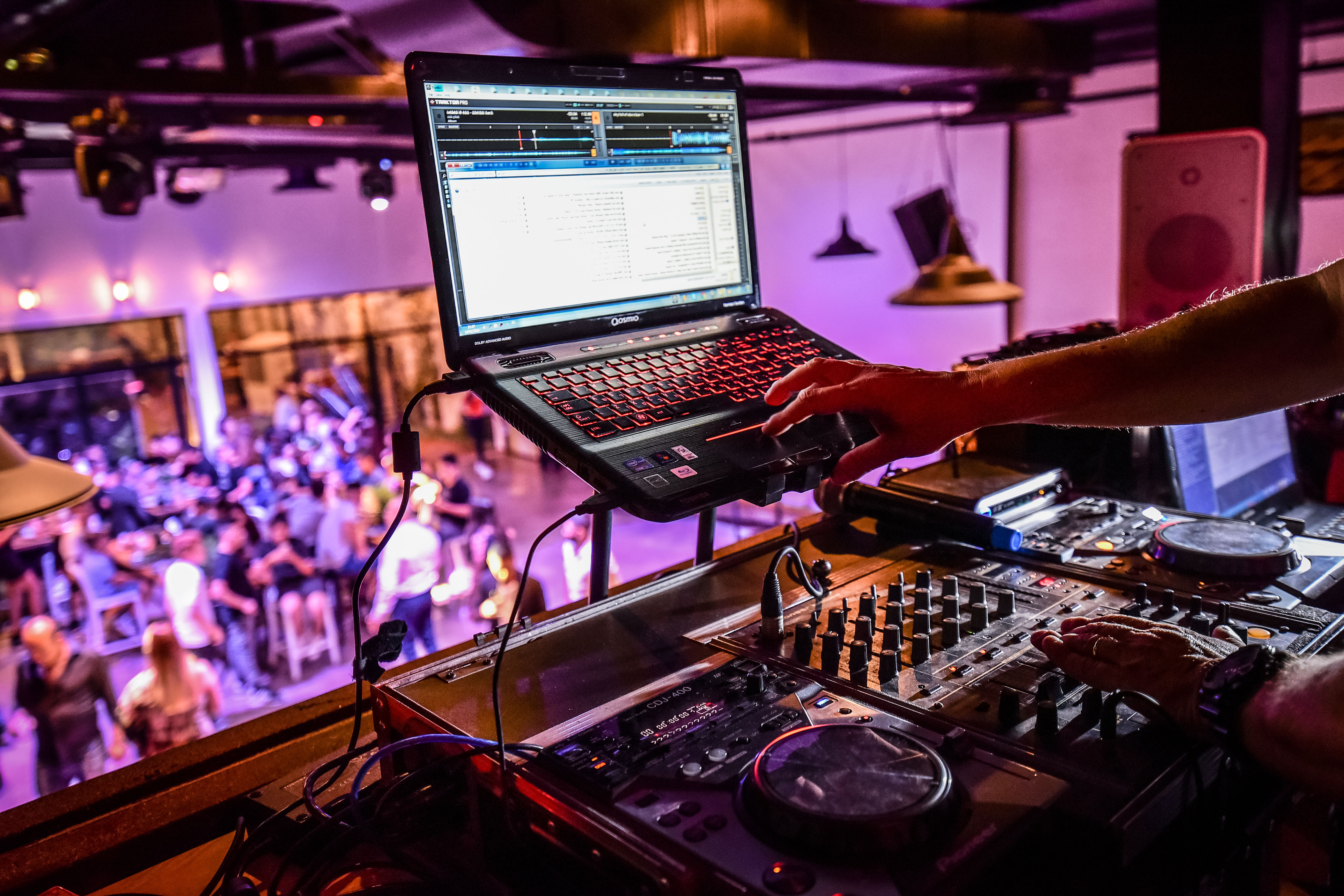 אולמות בפתח תקווה לבת מצווה