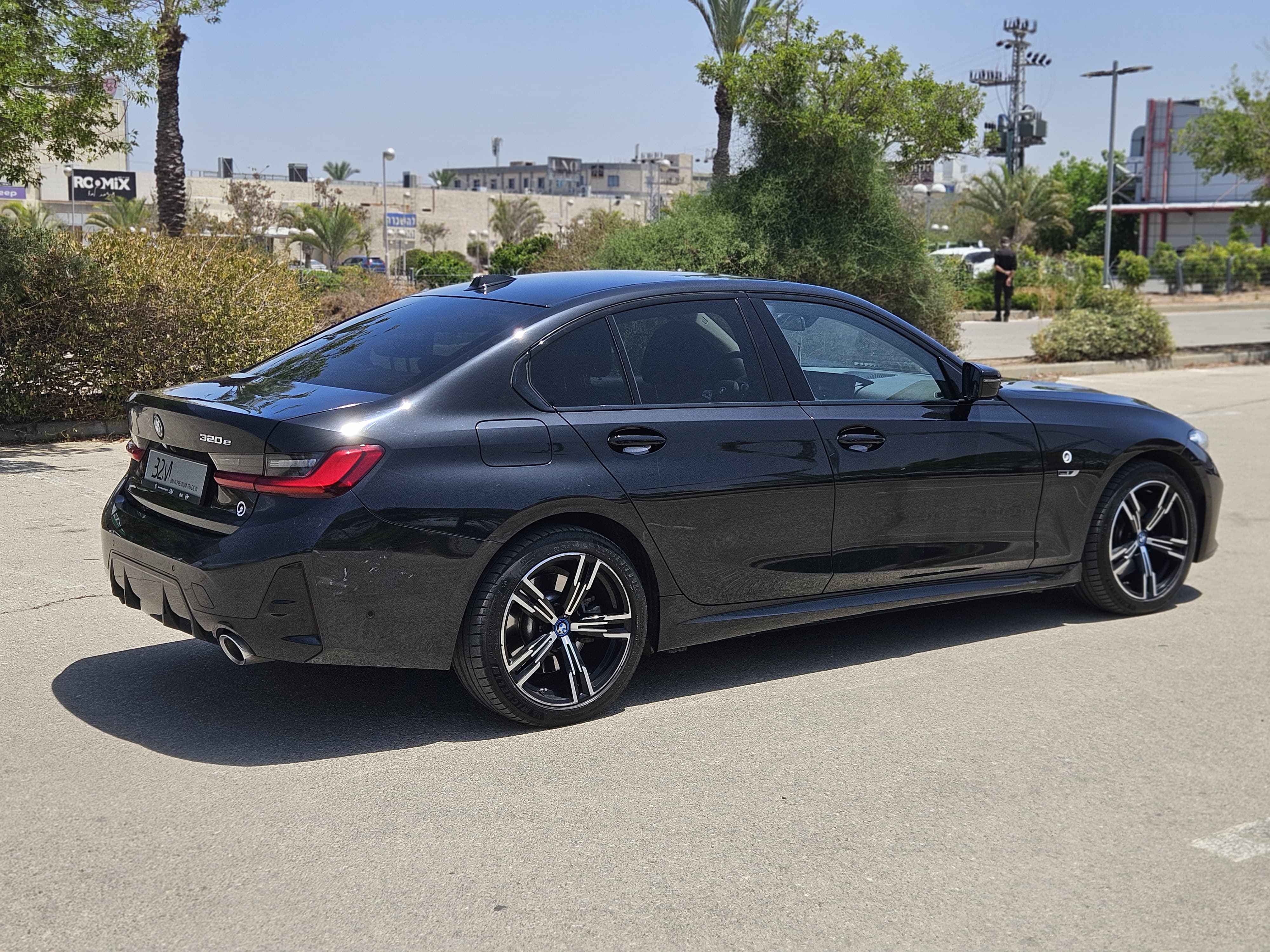 320E M DESIGN