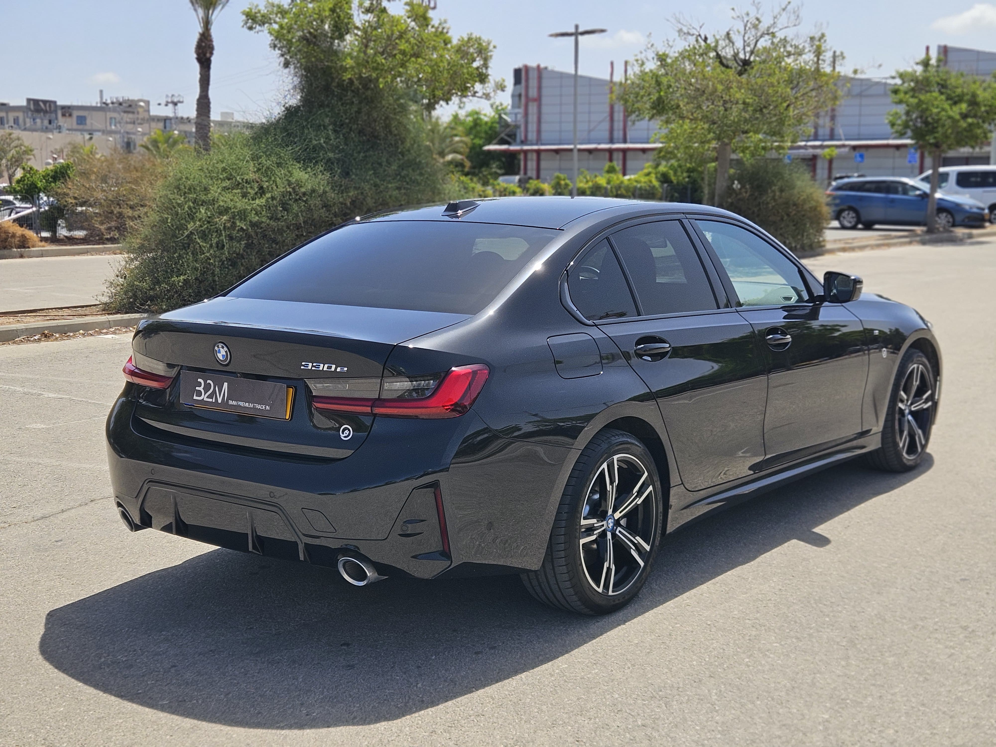 BMW 330E M DISIGN