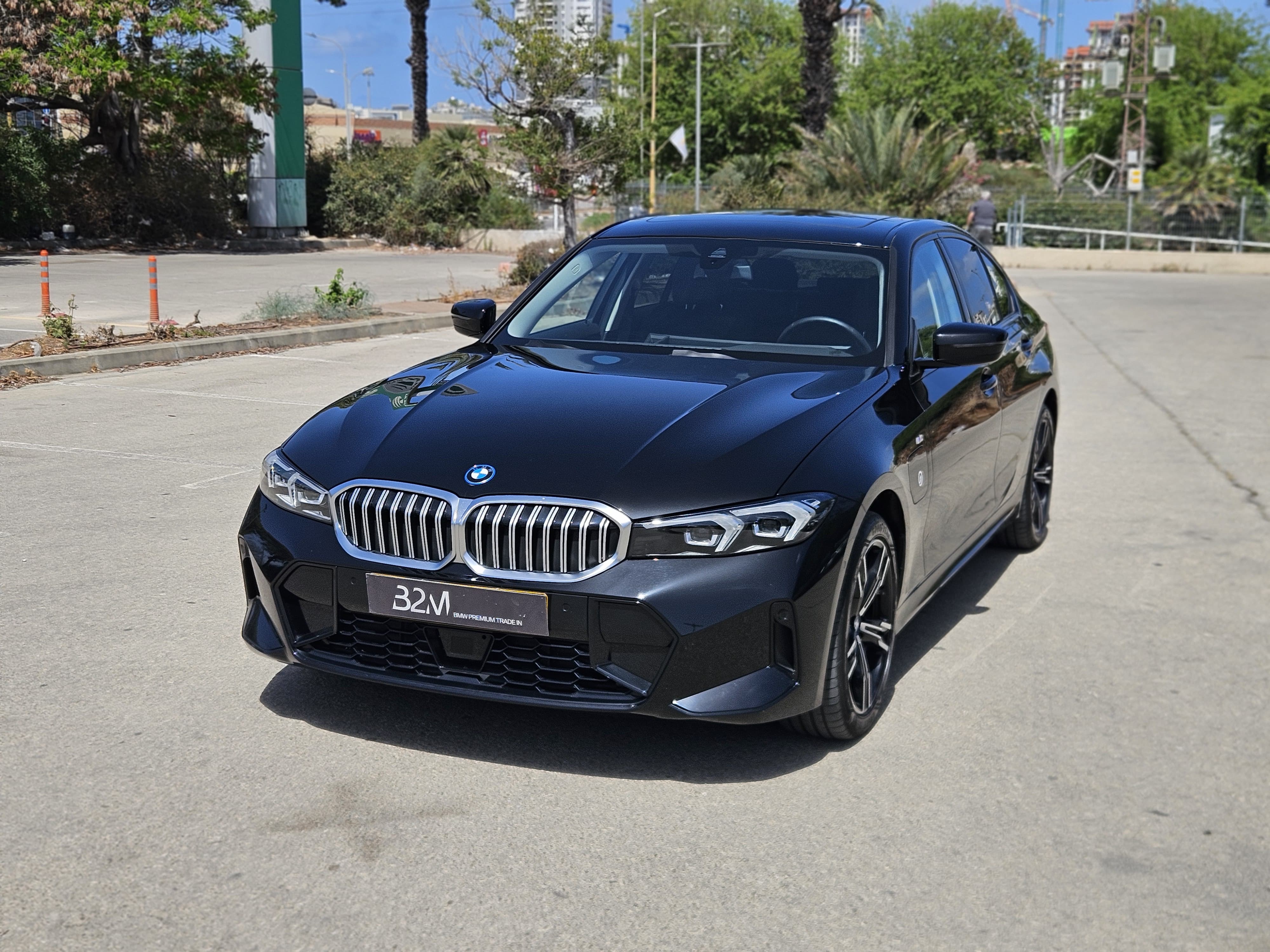 BMW 330E M DISIGN