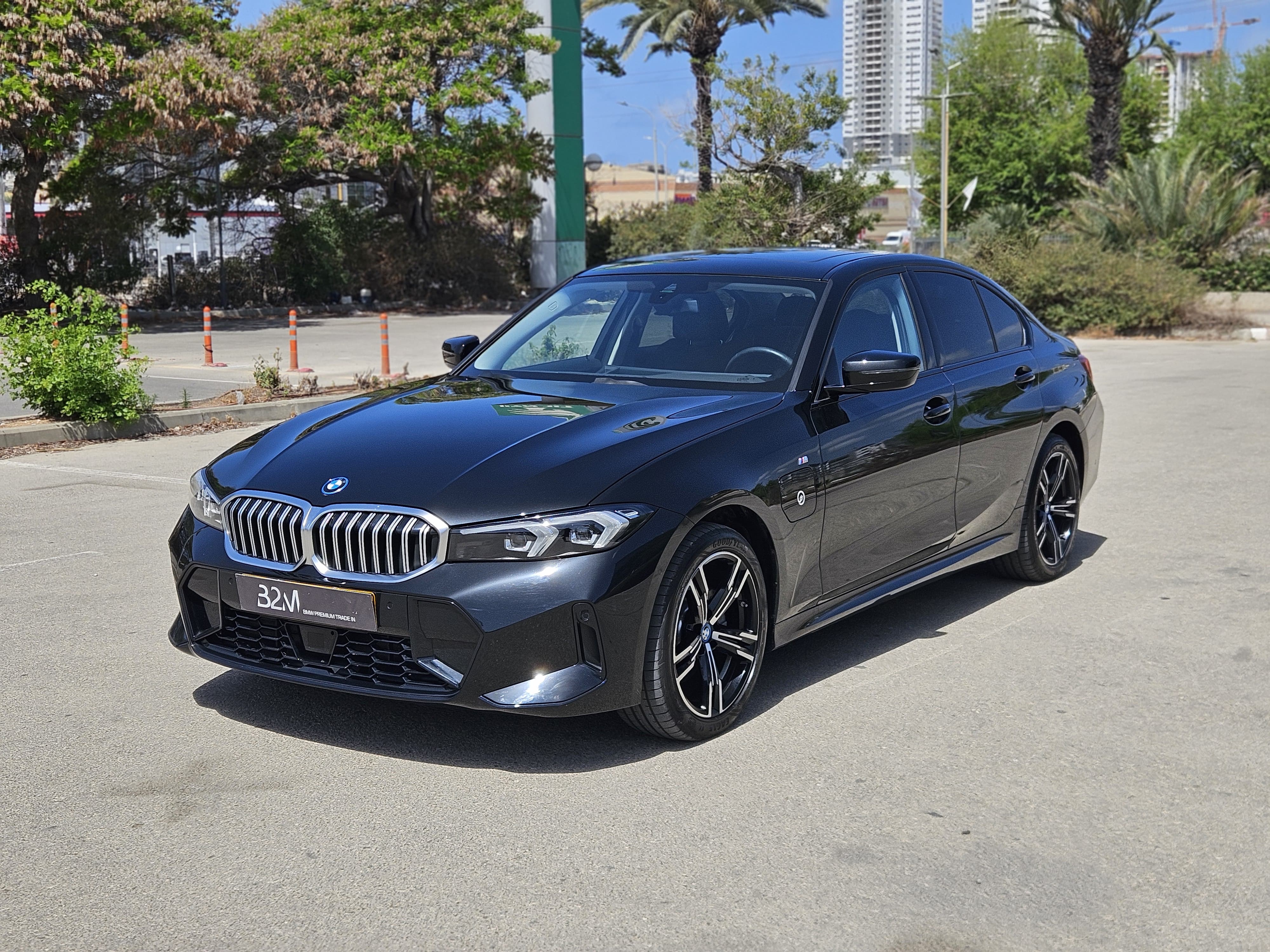 BMW 330E M DISIGN