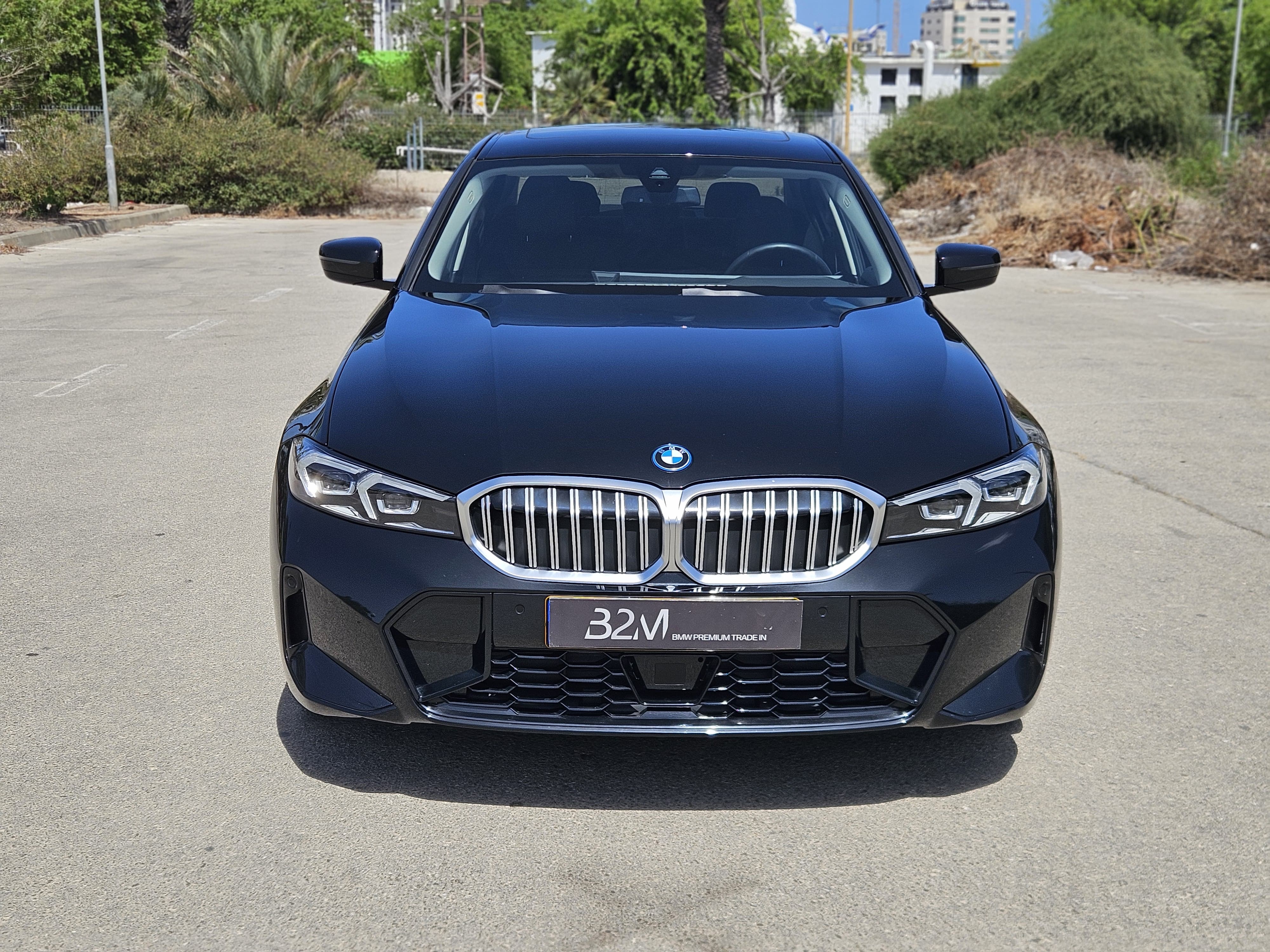 BMW 330E M DISIGN