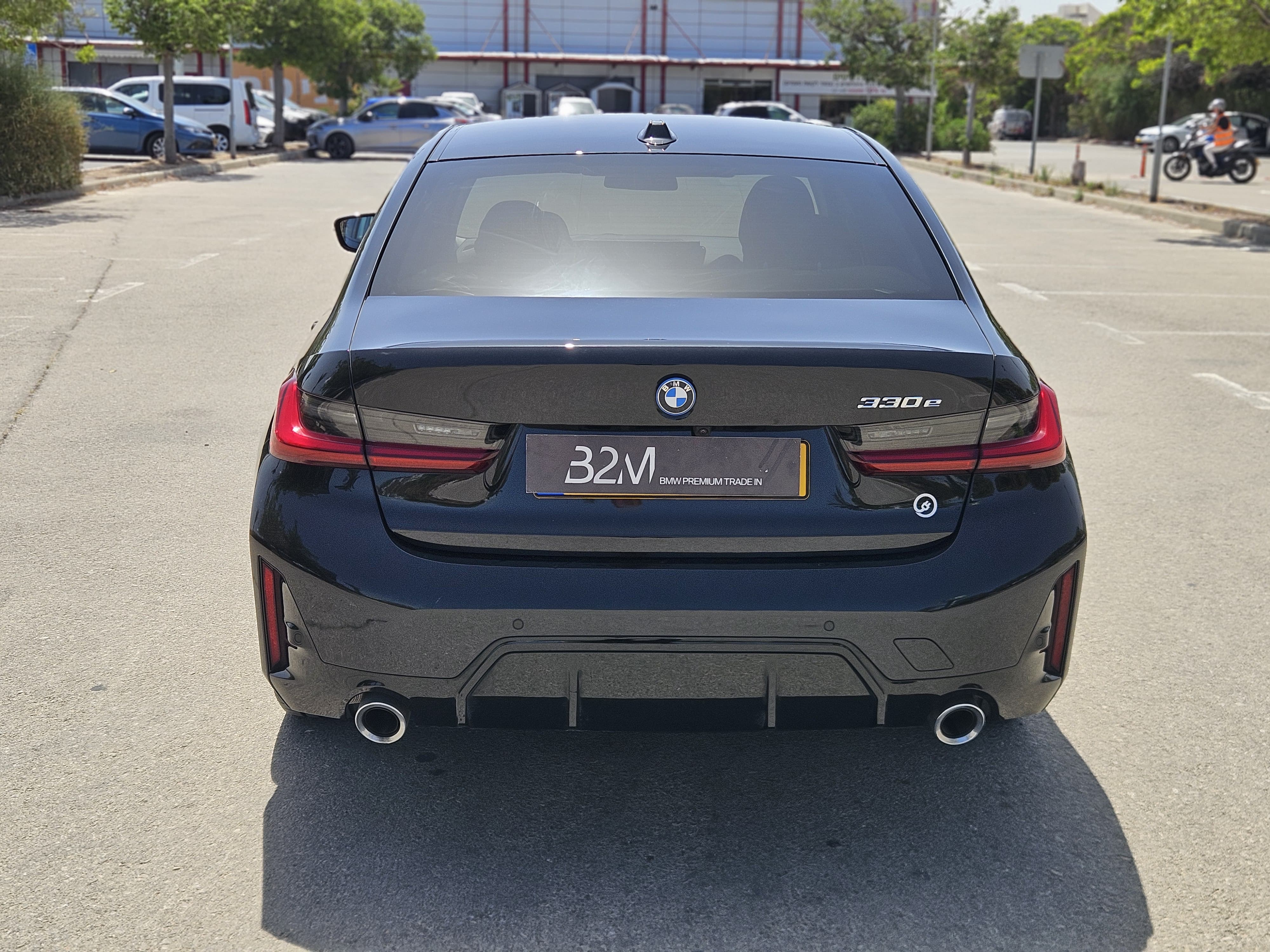 BMW 330E M DISIGN