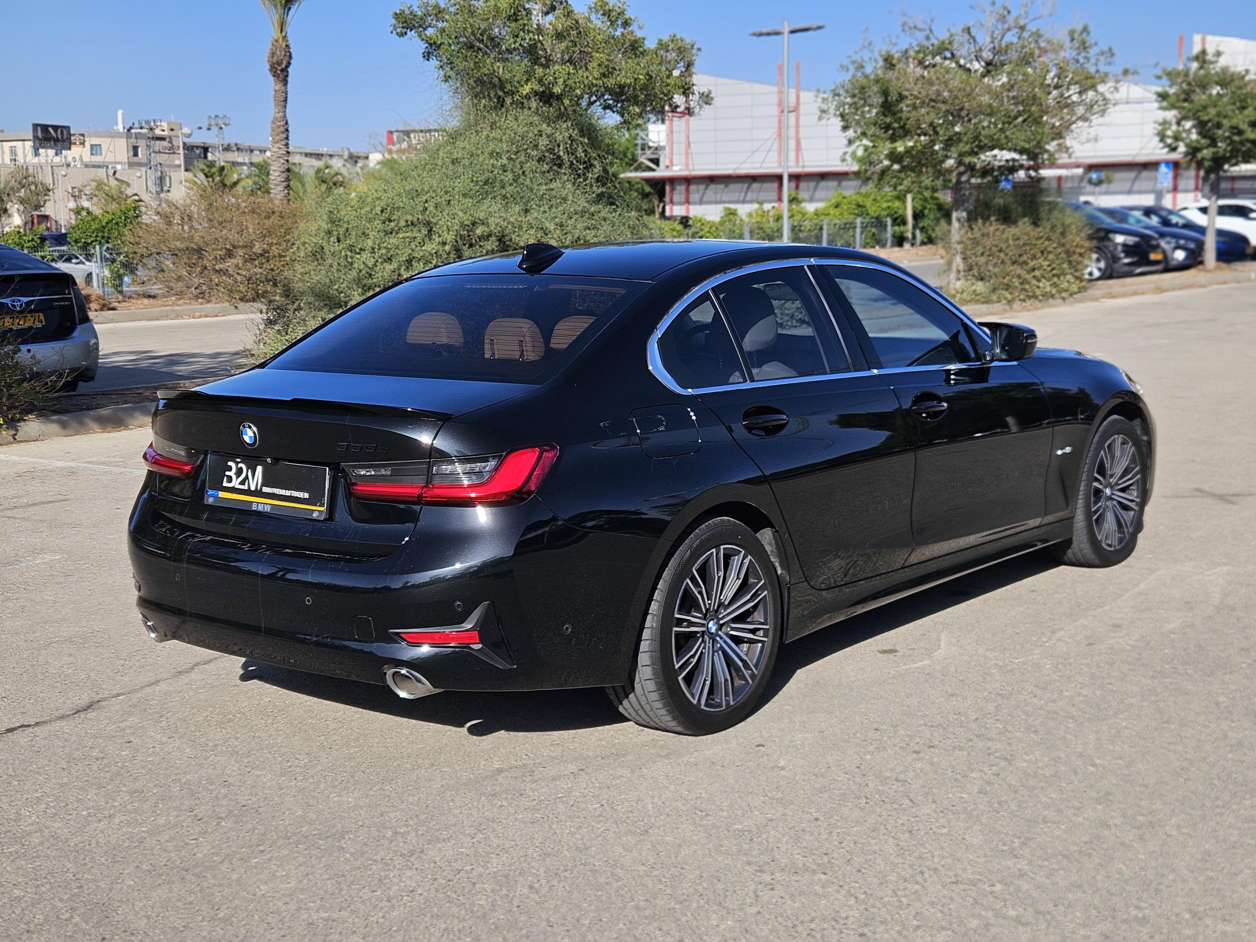 BMW 330E EXCLUSIVE