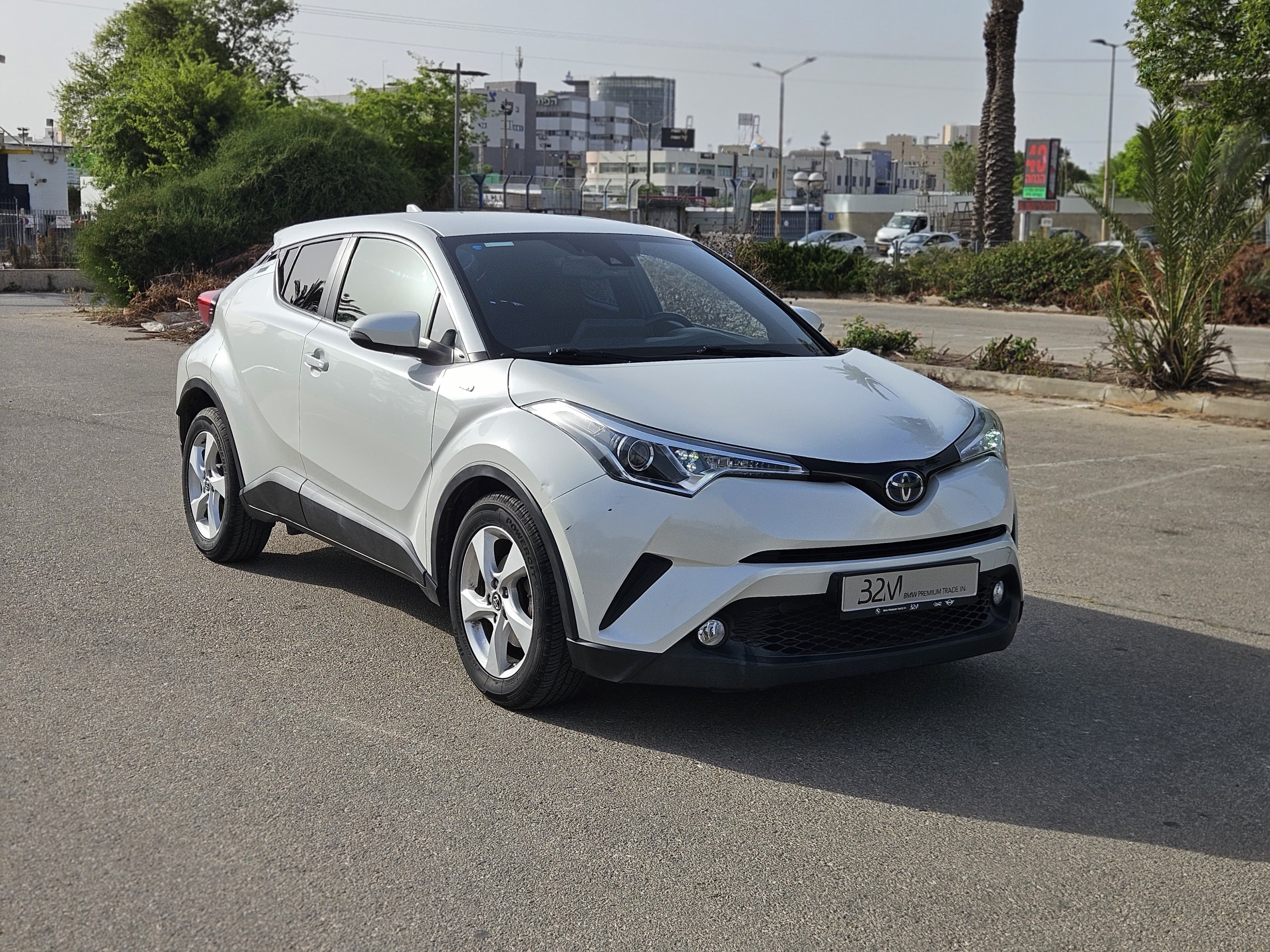 TOYOTA C-HR HYBRID CITY