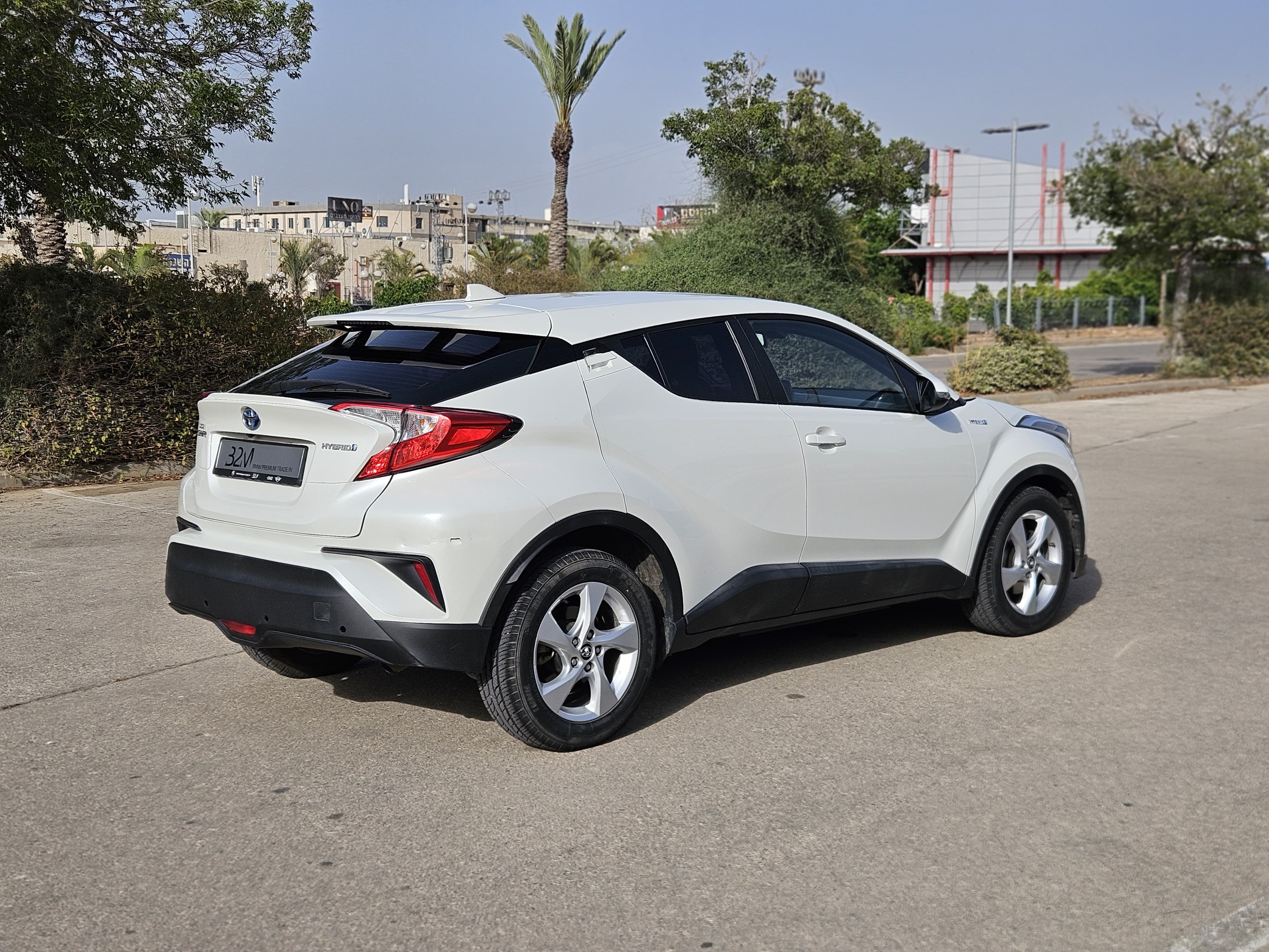 TOYOTA C-HR HYBRID CITY