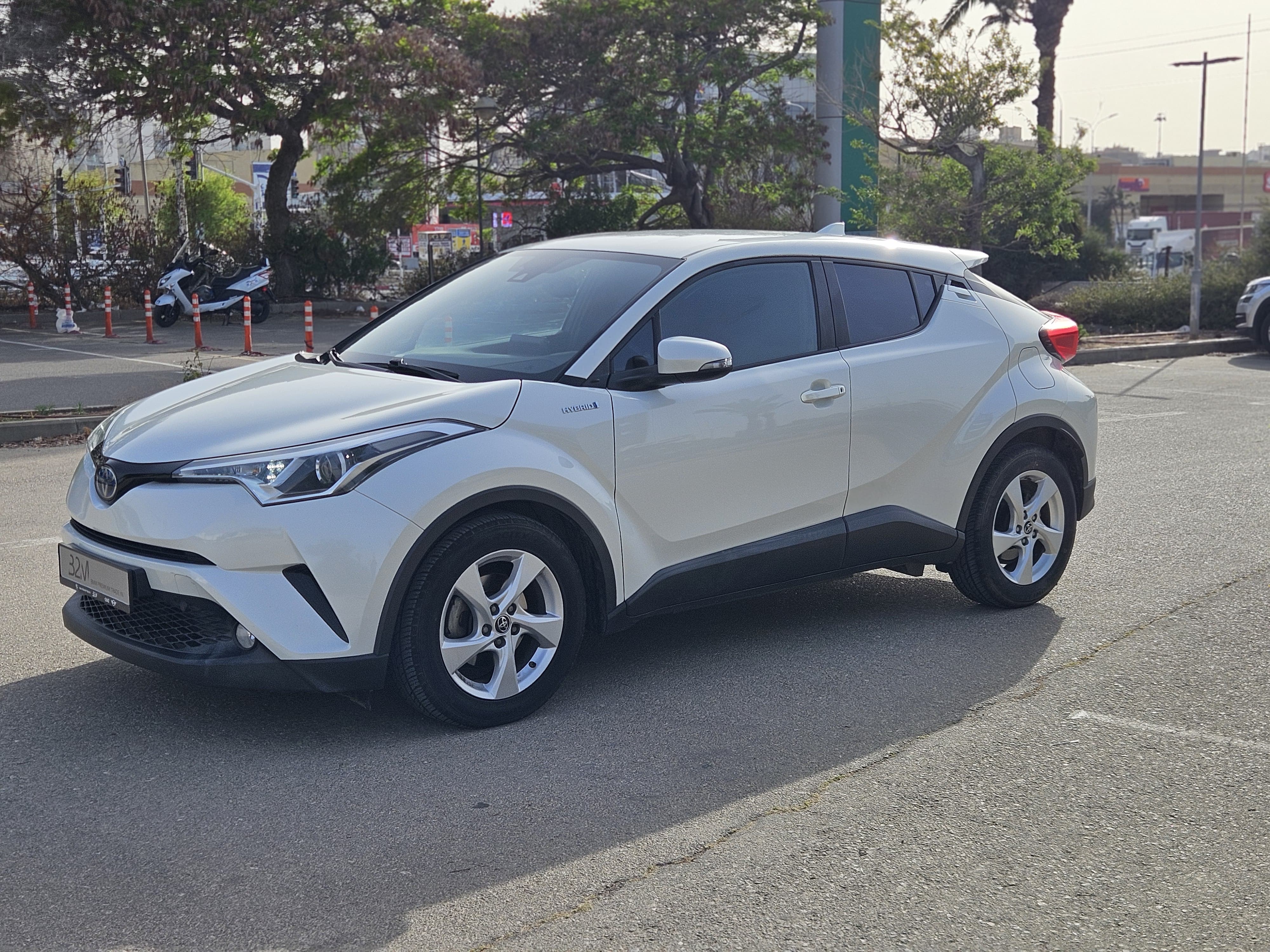 TOYOTA C-HR HYBRID CITY