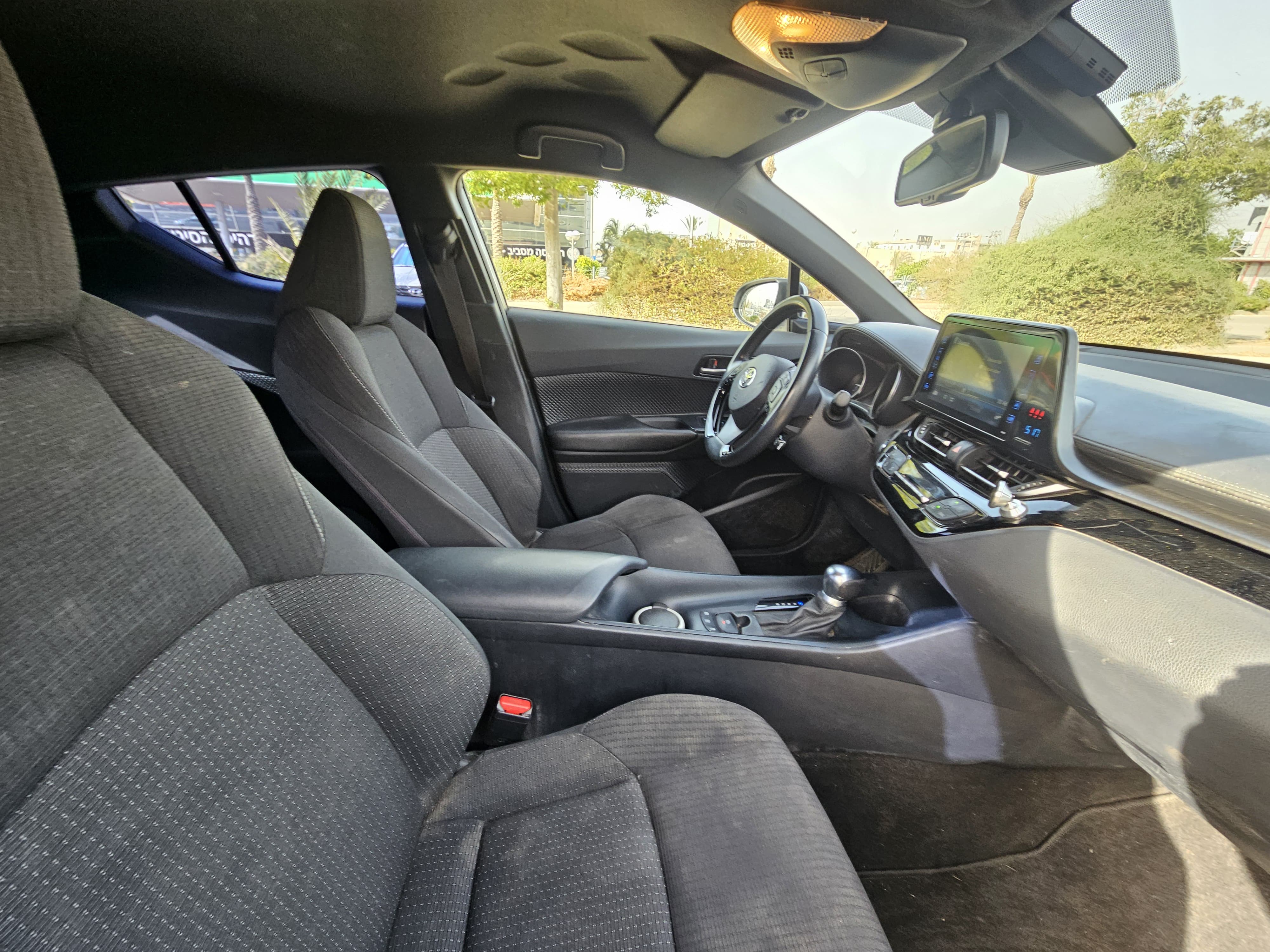 TOYOTA C-HR HYBRID CITY