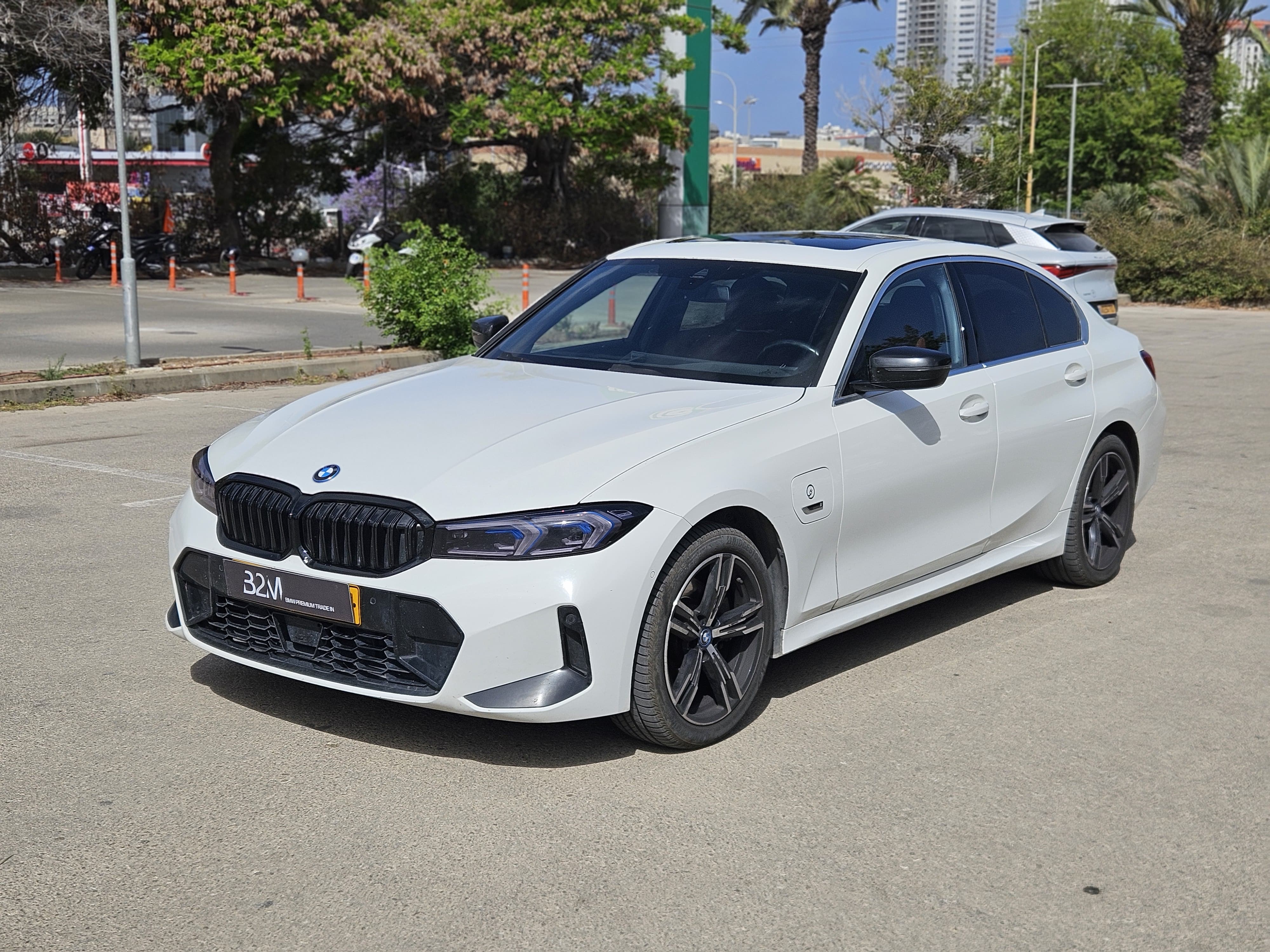BMW 330E M-SPORT