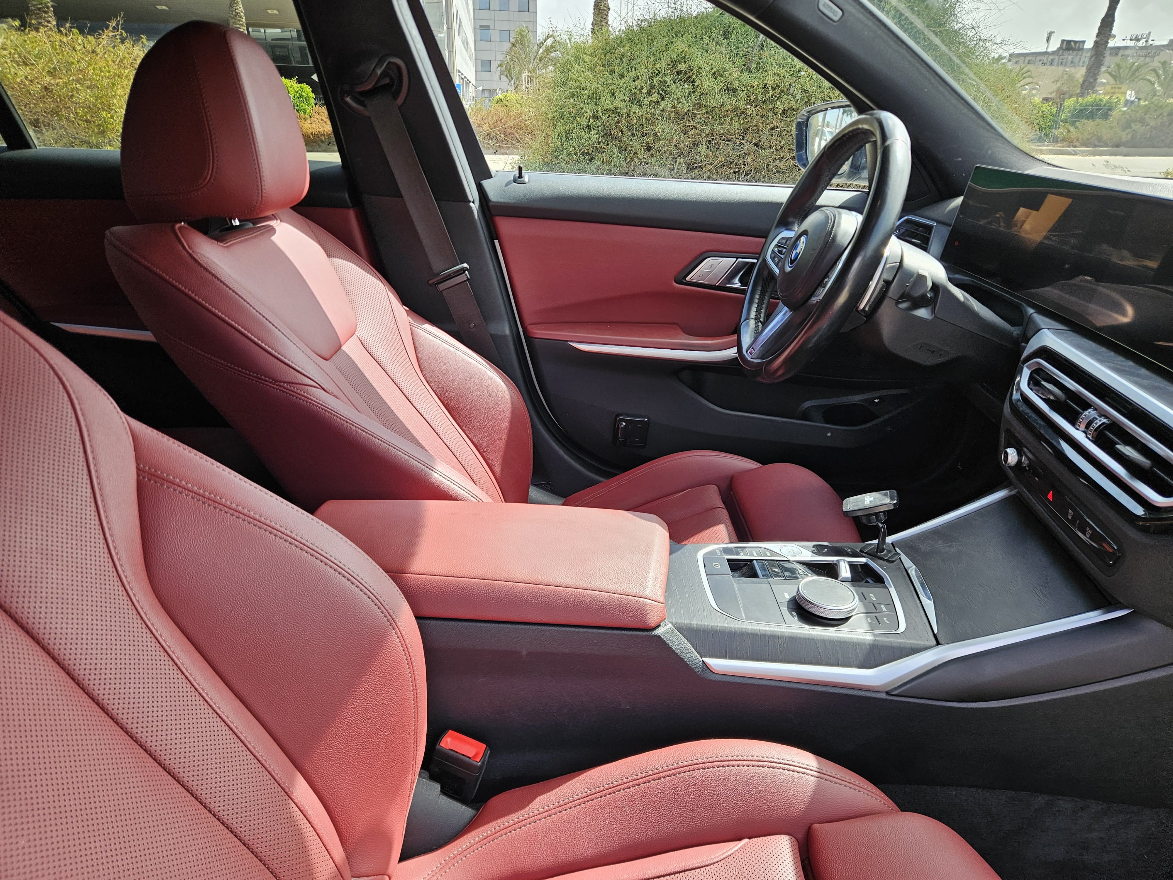 BMW 330E M-SPORT