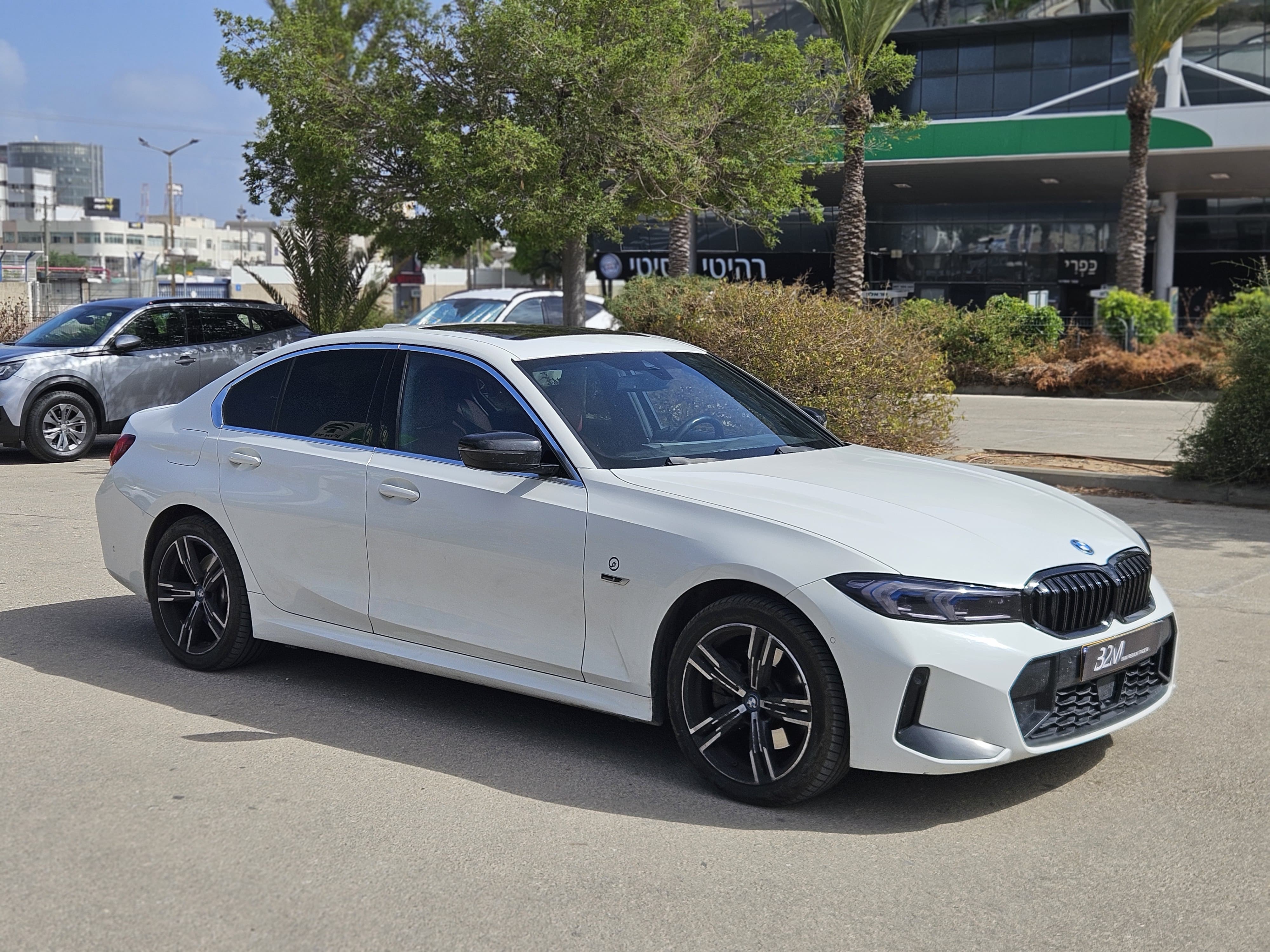 BMW 330E M-SPORT