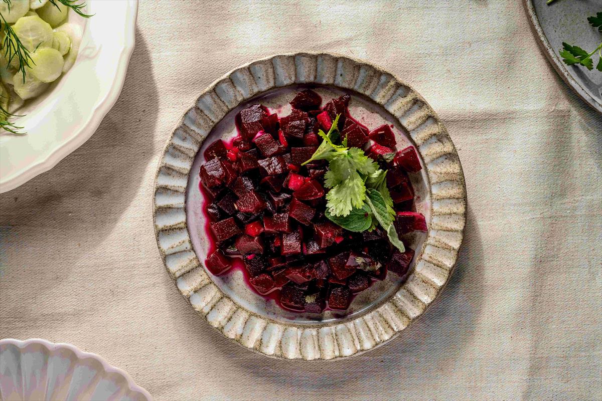Red beet with fresh onions