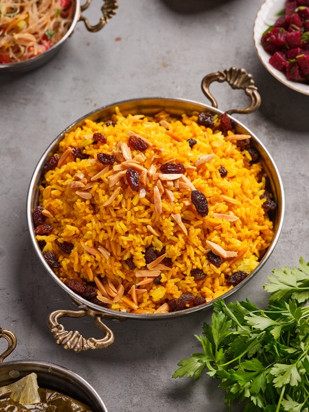 אורז צהוב שקדים וצימוקים