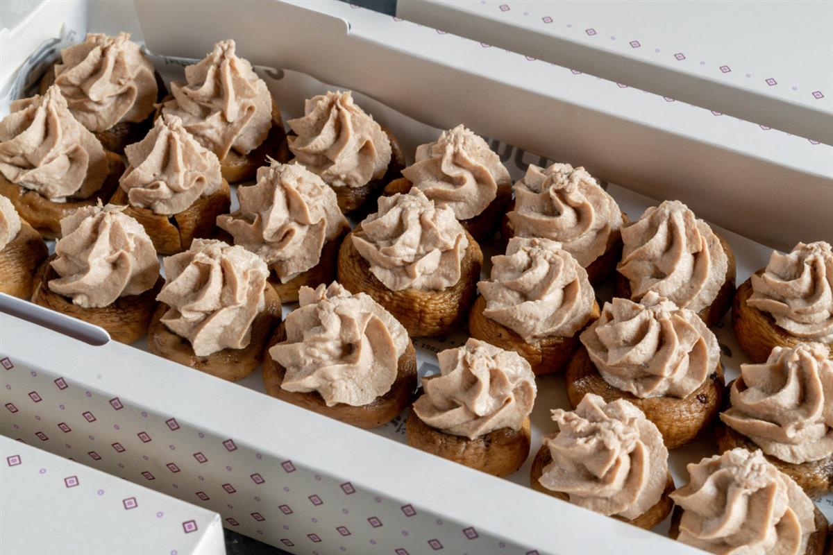 פטריות שמפיניון ממולאות בקרם טונה