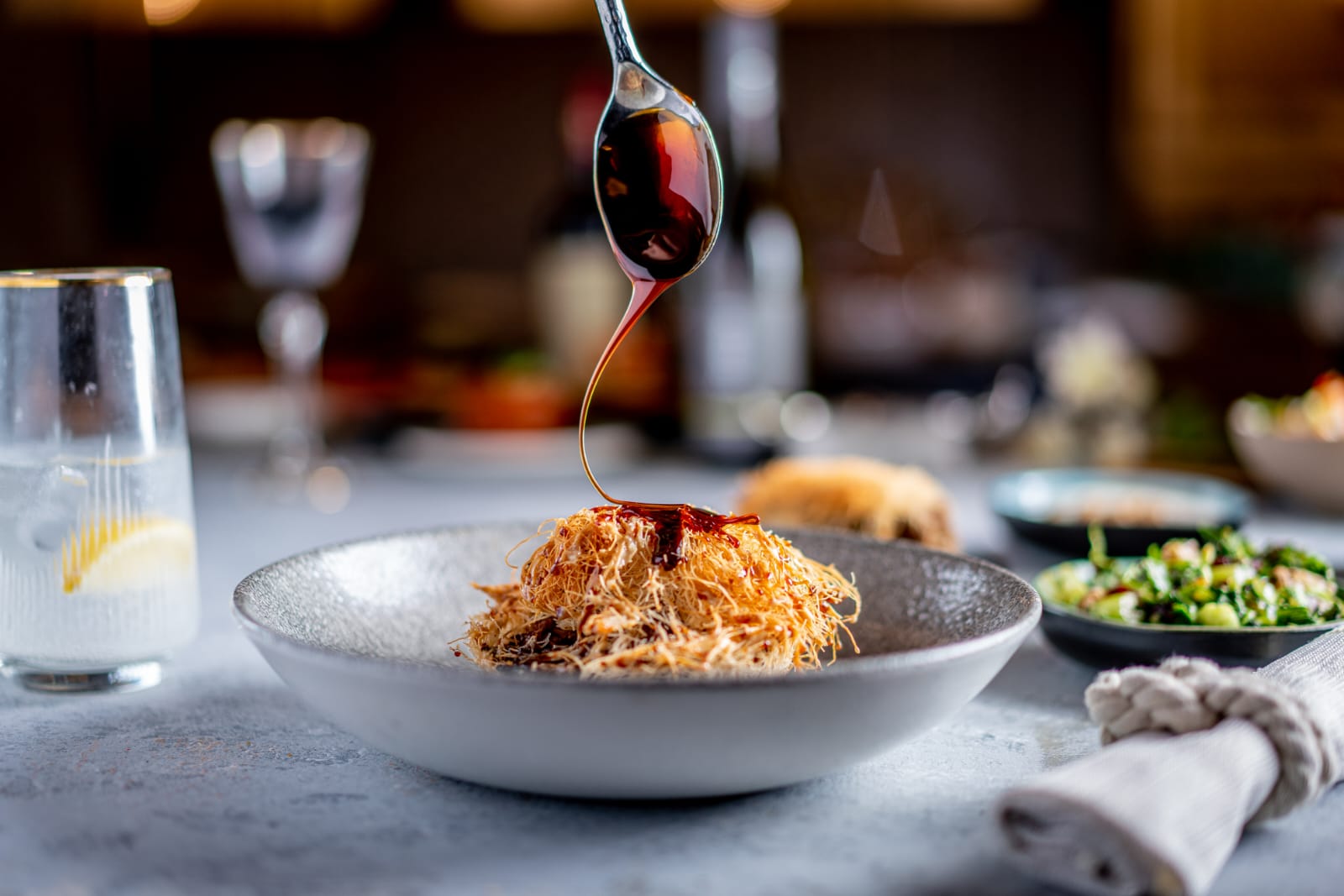 קדאיף טלה בסילאן וטחינה גולמית