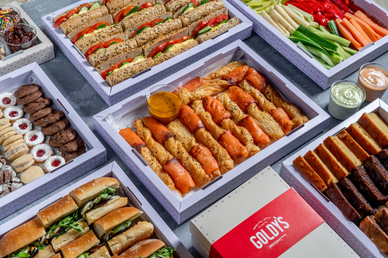 מארחים משפחה. חברים