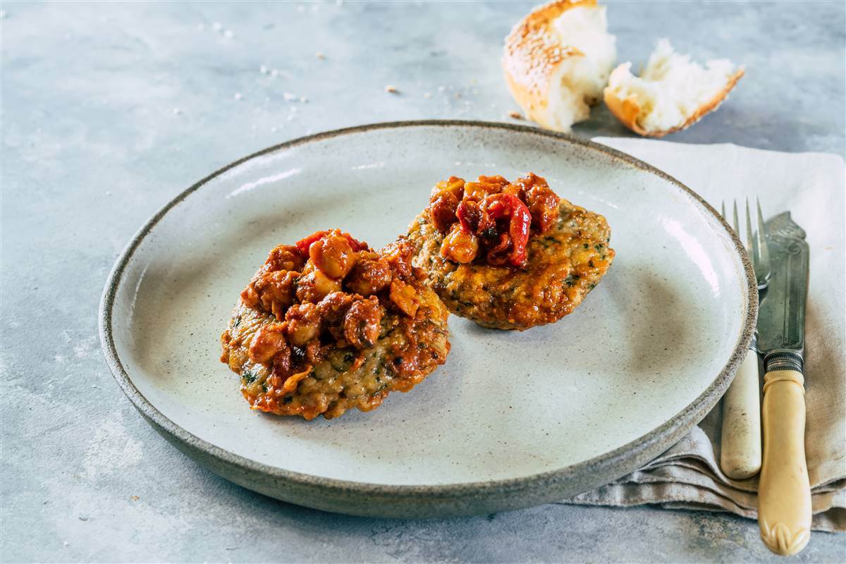 עסקית קציצות דג ברוטב חריימה + לחם הבית + סלט