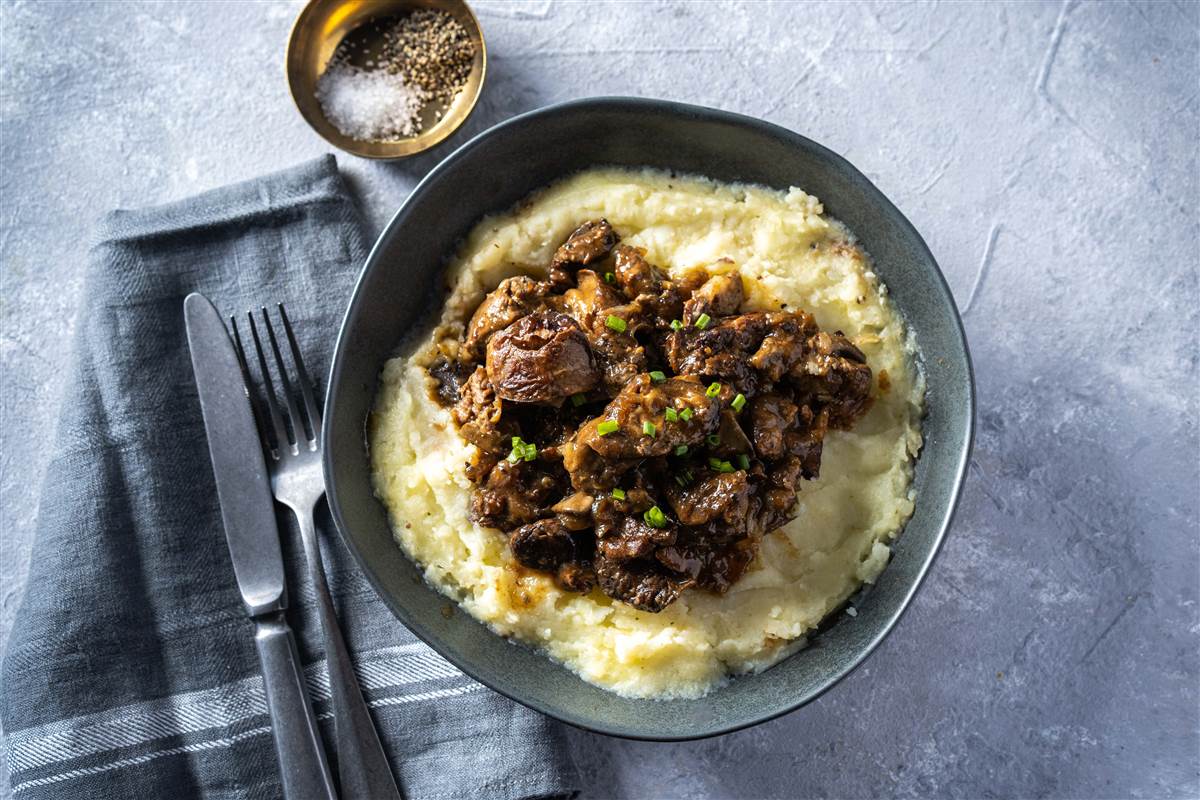 עסקית כבד עוף ברוטב יין + לחם הבית + סלט