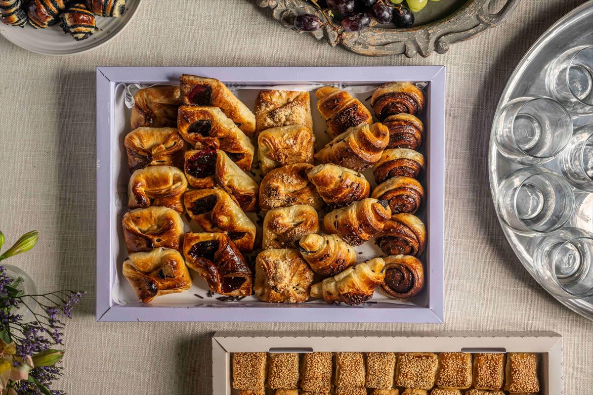 מגש מיני מאפים מתוקים